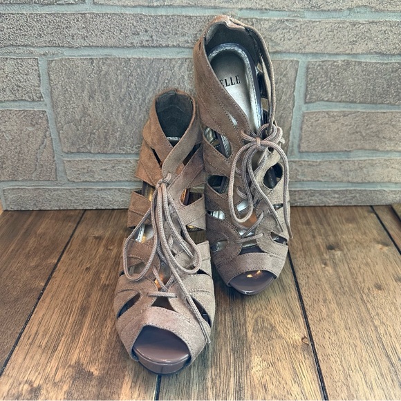 Like NEW Elle Sienna Lace Up Taupe Tan Suede Peep Toe High Heel Shoe / Size 7.5 - Picture 5 of 11